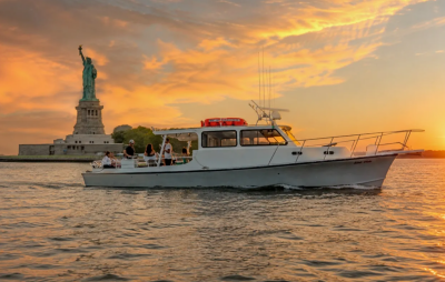 Yacht 140 sunset at Statue